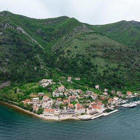 Hotel Bokeljski Dvori Котор Екстериор снимка