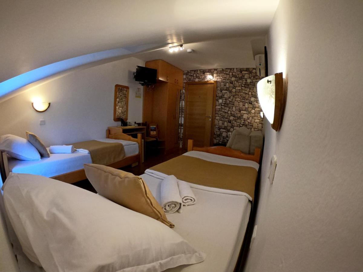 Hotel Bokeljski Dvori Котор Екстериор снимка
