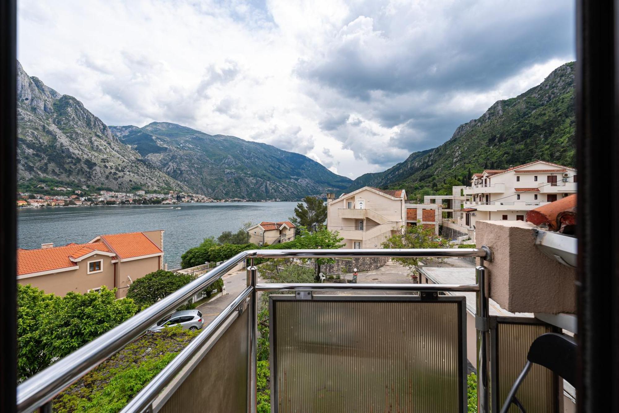 Hotel Bokeljski Dvori Котор Екстериор снимка