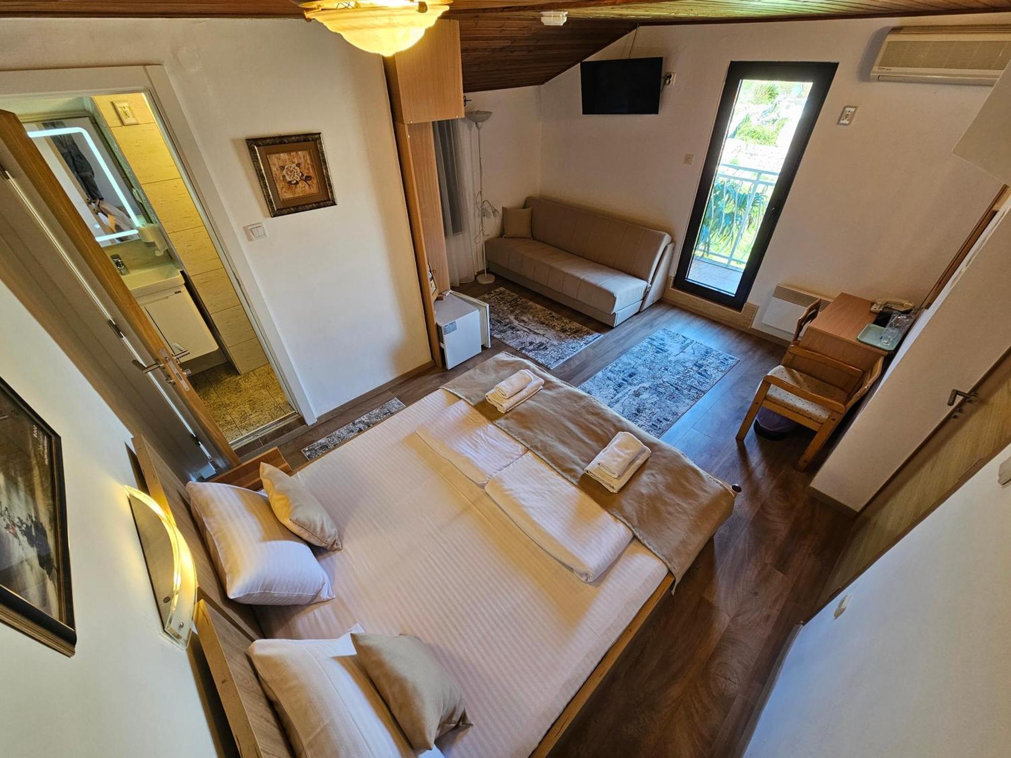 Hotel Bokeljski Dvori Котор Екстериор снимка